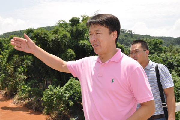 2012年8月10日我公司与景洪城投举行关于勐腊县增资扩股协议签约仪式